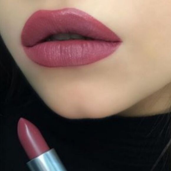 MAC Original Formula Matte Lipstick in the Shade SOAR (Cool Dusty Mauve) - Picture 7 of 14